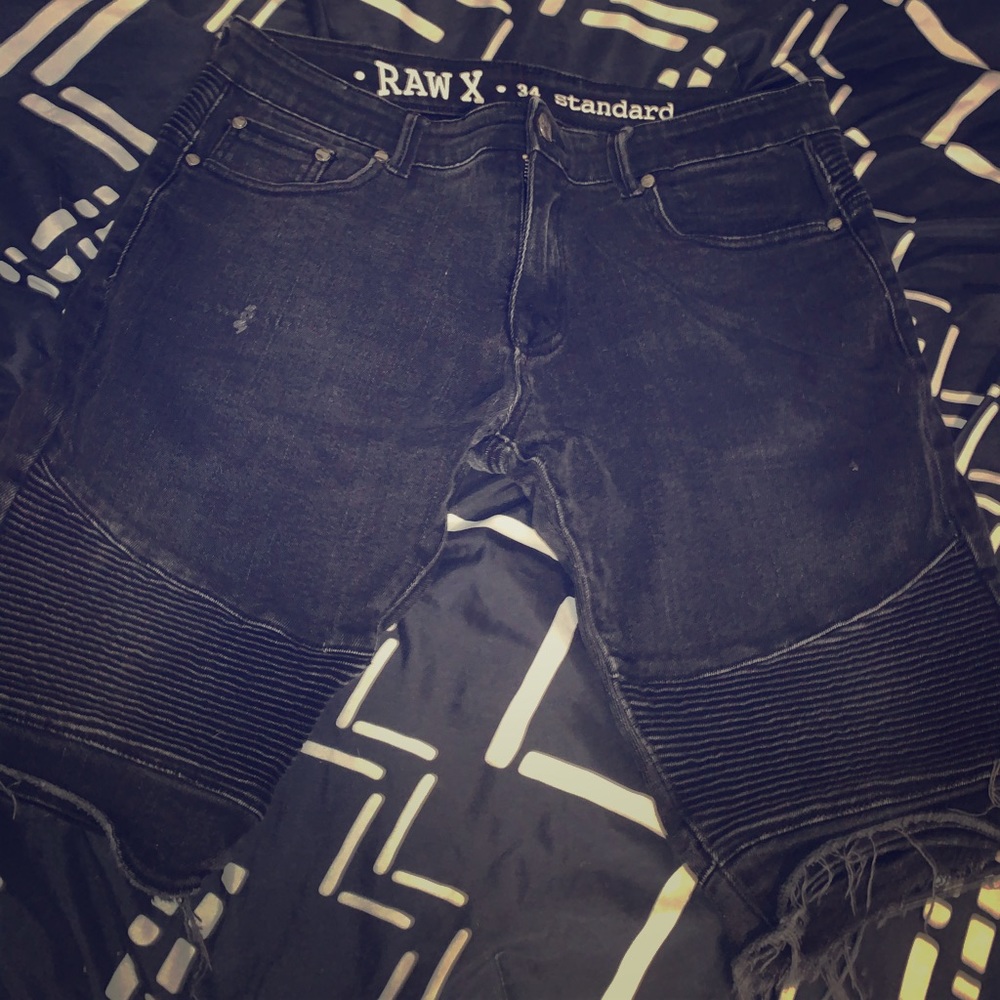 Men’s raw X denim shorts🔥